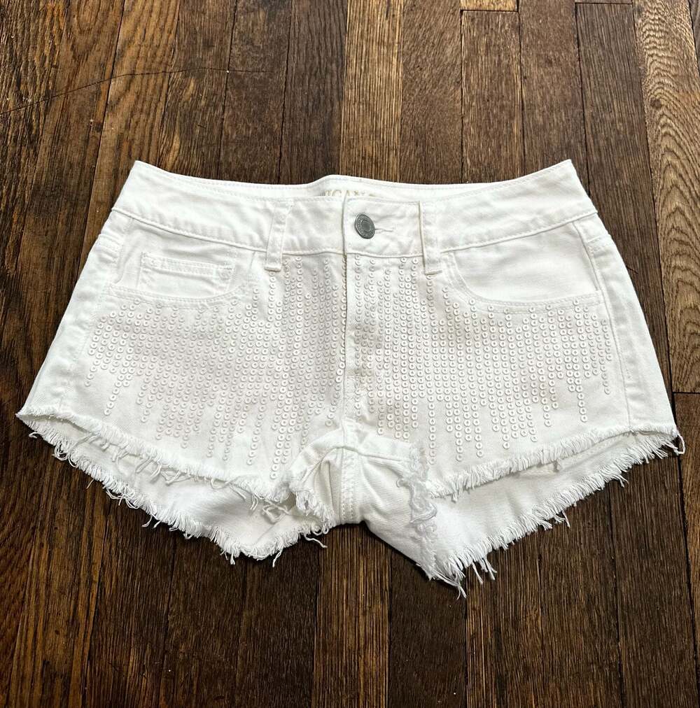 Vintage Y2K American Eagle Outfitters White Sequin Raw Hem Denim Shorts Size 2